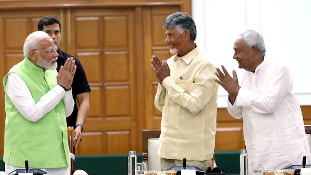 तडजोड नाहीच... लोकसभा अध्यक्षपद भाजपकडेच राहणार?; लोकसभेचं उपाध्यक्षपद मात्र... तडजोड नाहीच... लोकसभा अध्यक्षपद भाजपकडेच राहणार?; लोकसभेचं उपाध्यक्षपद मात्र...