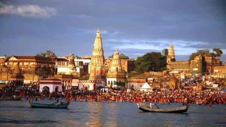 Ashadhi Ekadashi 2024 : स्वच्छ, नितळ चंद्रभागेत स्नान करण्यासाठी तीरावर वारकऱ्यांची तुफान गर्दी Ashadhi Ekadashi 2024 : स्वच्छ, नितळ चंद्रभागेत स्नान करण्यासाठी तीरावर वारकऱ्यांची तुफान गर्दी