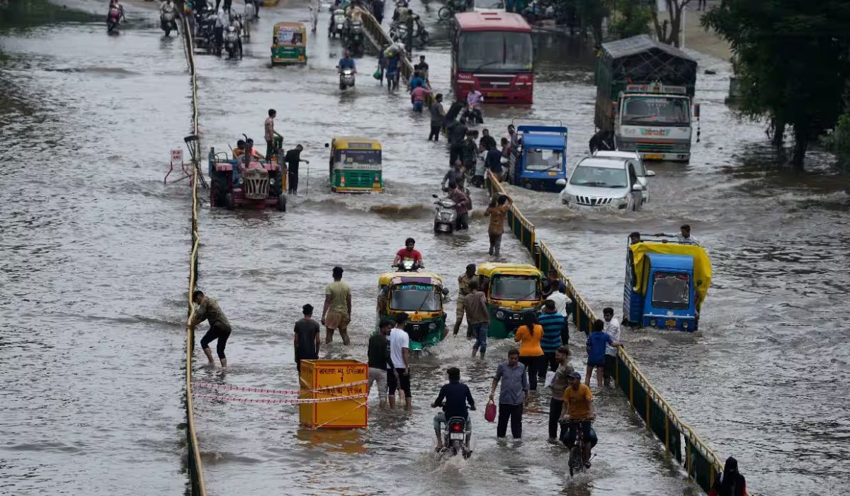 पुण्यात आज पुन्हा जोरदार पावसाला सुरुवात, अनेक ठिकाणी साचले पावसाचे पाणी