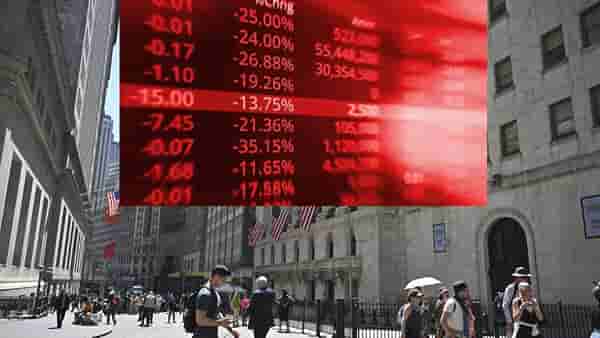 Stock Market Big Breaking : शेअर बाजारात मोठा आपटीबार, सेन्सेक्स ‘इतक्या’ अंकांनी घसरला