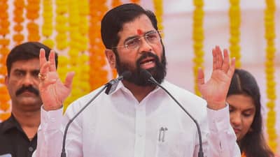 आता सरकारकडून ज्येष्ठ नागरिकांना देवदर्शन, पाहा मुख्यमंत्र्यांची नवीन योजना काय?