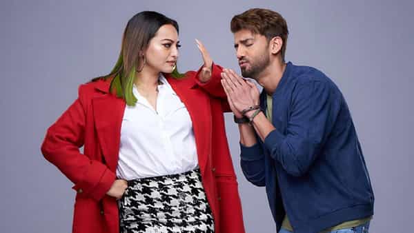 अभिनेत्री सोनाक्षी सिन्हा सध्या तिच्या खासगी आयुष्यामुळे चर्चेत आहे. सोनाक्षी येत्या 23 तारखेला बॉयफ्रेंड झहीर इक्बाल याच्यासोबत लग्ना करणार असल्याच्या चर्चांनी जोर धरला आहे. ज्यामुळे दोघांच्या अनेक गोष्टी देखील समोर येत आहे.