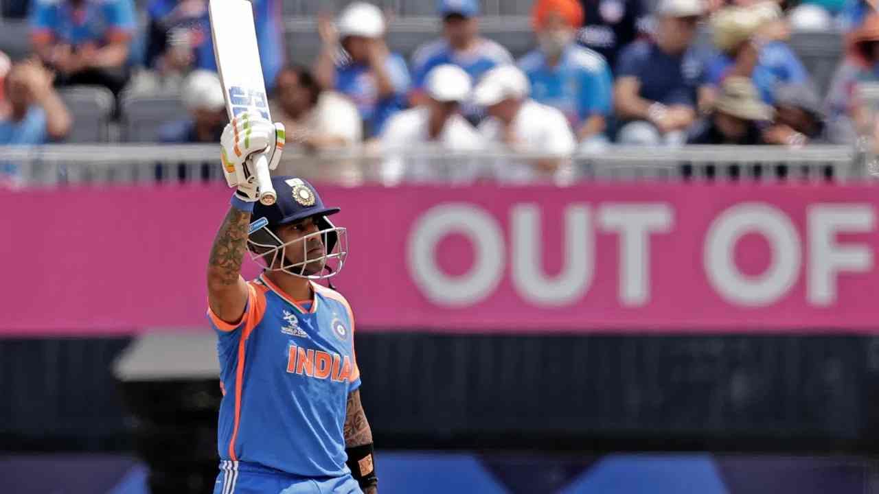 IND vs USA : माझ्या ट्रॅक्टरचे पैसे भारतामुळे वसूल, मॅचनंतर काय म्हणाला पाकिस्तानी चाहता? VIDEO IND vs USA : माझ्या ट्रॅक्टरचे पैसे भारतामुळे वसूल, मॅचनंतर काय म्हणाला पाकिस्तानी चाहता? VIDEO