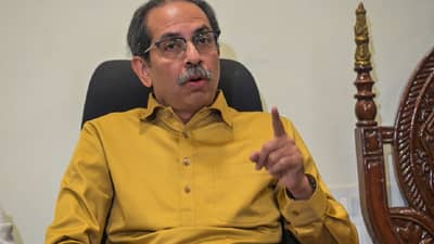 ठाकरे गटात मोठ्या घडामोडी... शिक्षक मतदारसंघासाठी विद्यमान आमदाराचा पत्ता कट; पक्षप्रवेश करताच या नेत्याला उमेदवारी