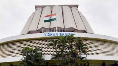 विधान परिषद निवडणुकीसाठी पडद्यामागे मोठ्या हालचाली, बंडखोरी अन् क्रॉस वोटिंग टाळण्यासाठी...