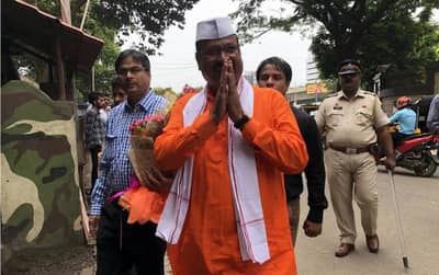 तर एकनाथ शिंदे यांना सॅल्यूट करून पक्ष सोडून जाईन; अब्दुल सत्तार यांचं भुवया उंचावणारं विधान