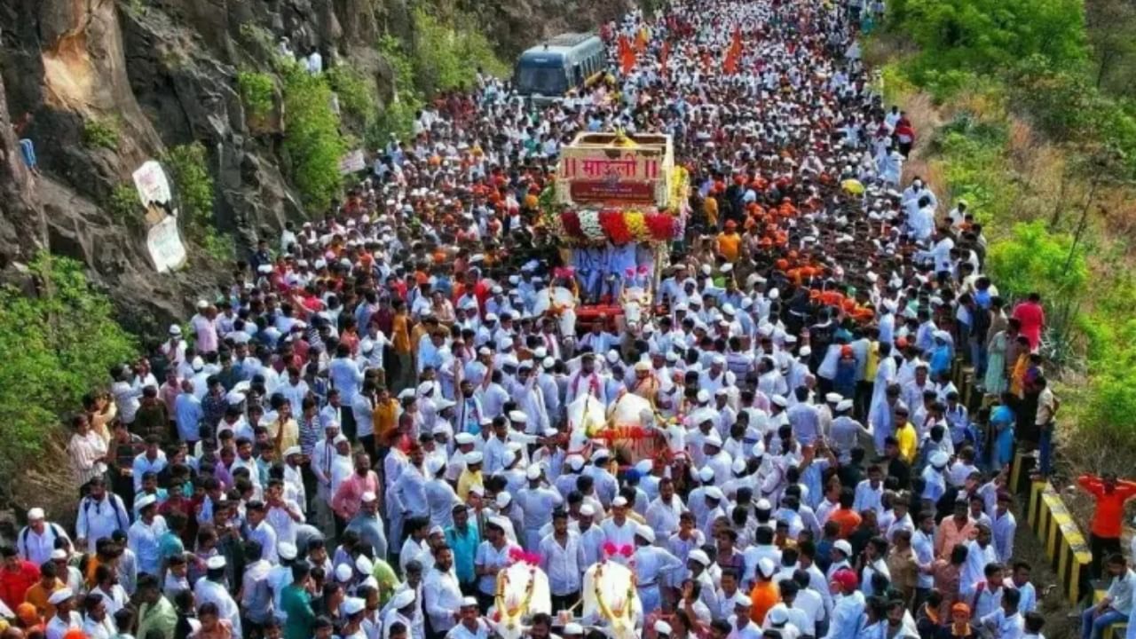 आषाढी एकादशीपूर्वी वारकऱ्यांसाठी गुडन्यूज, राज्य सरकारकडून मिळणार मोठे गिफ्ट