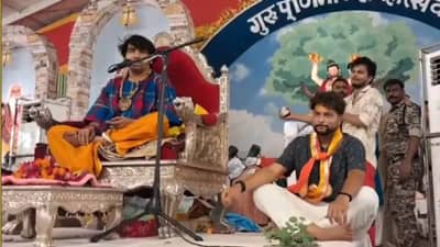 Video : श्रीलंका दौऱ्यापूर्वी कुलदीप यादव याची बागेश्वर धाममध्ये हजेरी, धीरेंद्र शास्त्री यांचा आशीर्वाद घेतला
