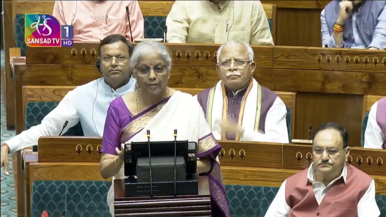 Budget 2024: घरांचे स्वप्न होणार पूर्ण, अफोर्डेबल हाउसिंग स्कीमवर मोठी घोषणा Budget 2024: घरांचे स्वप्न होणार पूर्ण, अफोर्डेबल हाउसिंग स्कीमवर मोठी घोषणा