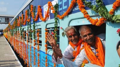 चला दर्शनाला जाऊ... मुख्यमंत्री तीर्थ दर्शन योजनेचा जीआर निघाला, नियम आणि अटी काय? जाणून घ्या प्रक्रिया, जीआरच वाचा