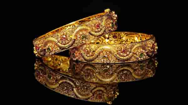 Gold Silver Rate Today 2 July 2024 : एका आठवड्याच्या विश्रांतीनंतर चांदी चमकली, सोन्याने घेतली विश्रांती; काय आहेत भाव तरी?