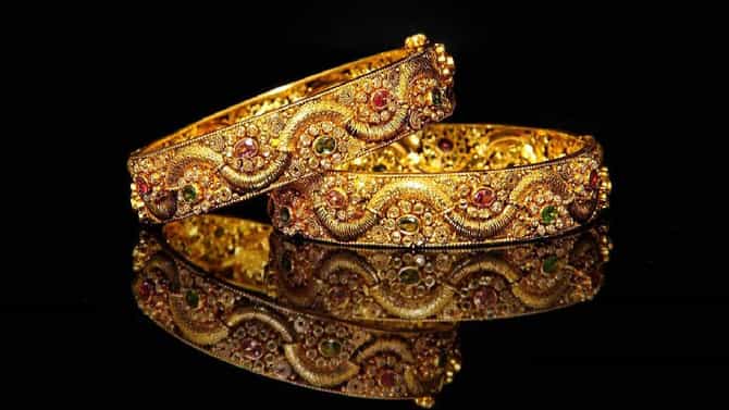Gold Silver Rate Today 2 July 2024 : एका आठवड्याच्या विश्रांतीनंतर चांदी चमकली, सोन्याने घेतली विश्रांती; काय आहेत भाव तरी?