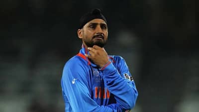 पाकिस्तानला पराभूत केल्यानंतर केलेल्या त्या कृतीबाबत हरभजन सिंगचं स्पष्टीकरण, म्हणाला..