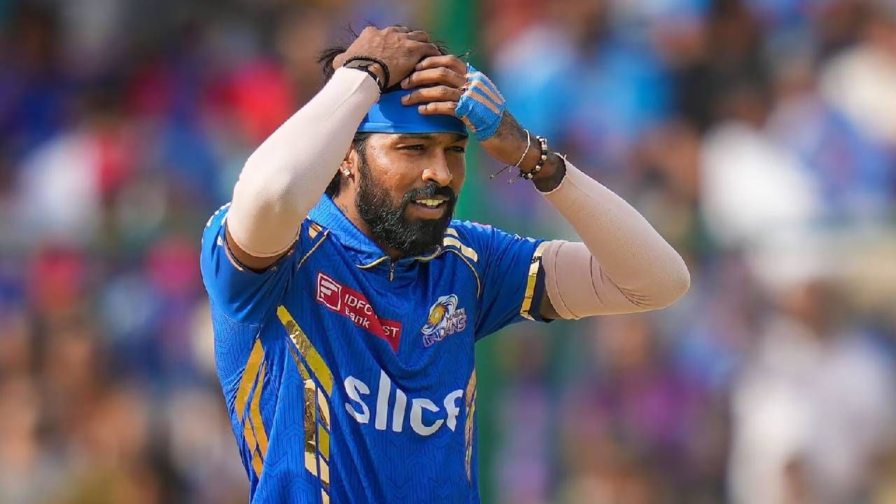 भारतीय क्रिकेटर हार्दिक पांड्या हा सध्या त्याच्या खासगी आयुष्यामुळे जोरदार चर्चेत आहे. हार्दिक पांड्या याने लग्नाच्या चार वर्षानंतर पत्नी नताशा हिला घटस्फोट दिलाय. 