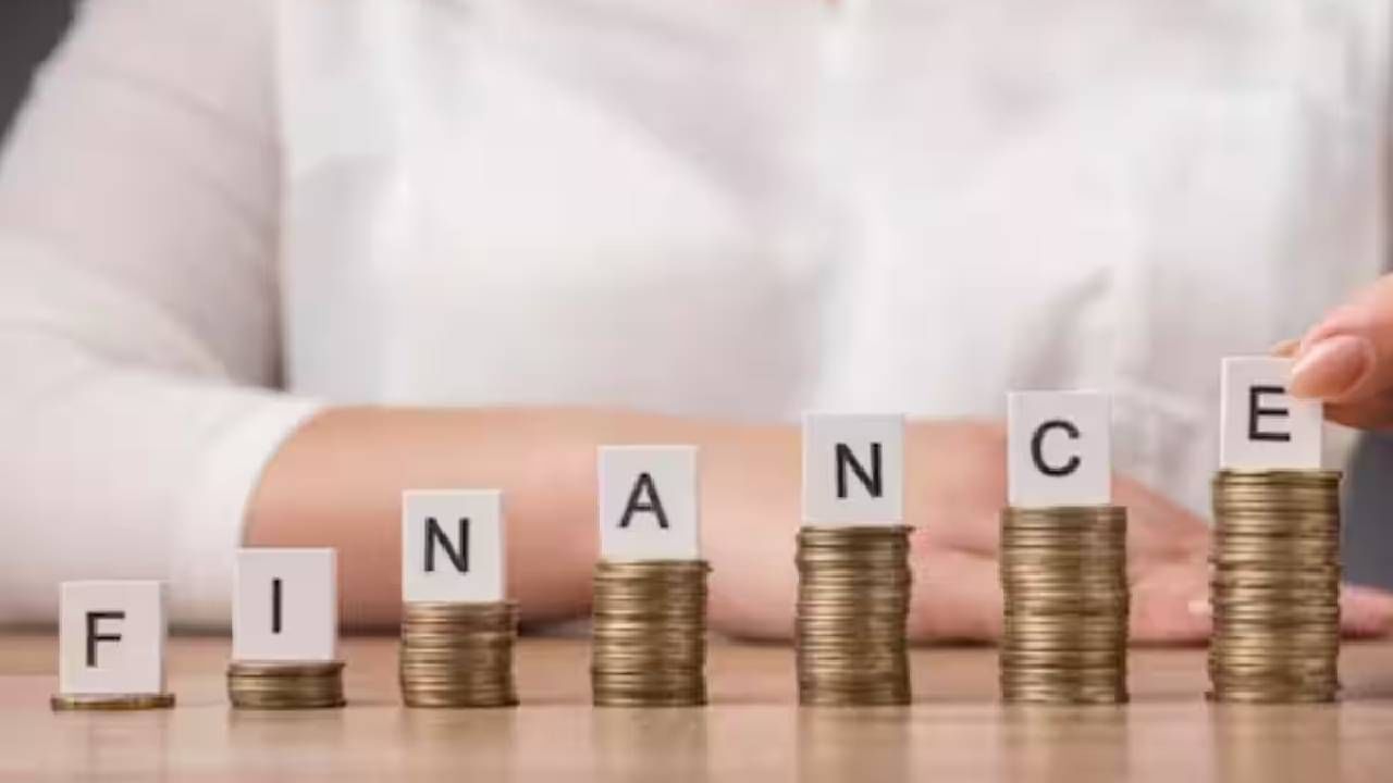 Income Tax Announcements 2024: आयकरदात्यांना कोणती कर प्रणाली फायदेशीर, आता कसा लागणार आयकर Income Tax Announcements 2024: आयकरदात्यांना कोणती कर प्रणाली फायदेशीर, आता कसा लागणार आयकर