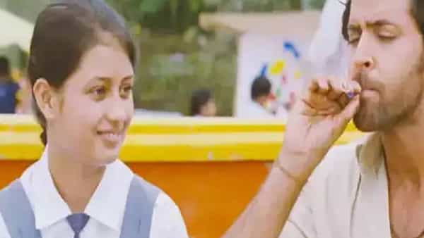 बॉलिवूड अभिनेता हृतिक रोशनचा 2012 मध्ये अग्नीपथ हा चित्रपट रिलीज झाला. संजय दत्त आणि प्रियांका चोप्रा या चित्रपटात मुख्य भूमिकेत होते. अग्नीपथमध्ये कनिका तिवारी ही हृतिक रोशनच्या बहिणीच्या भूमिकेत दिसली.