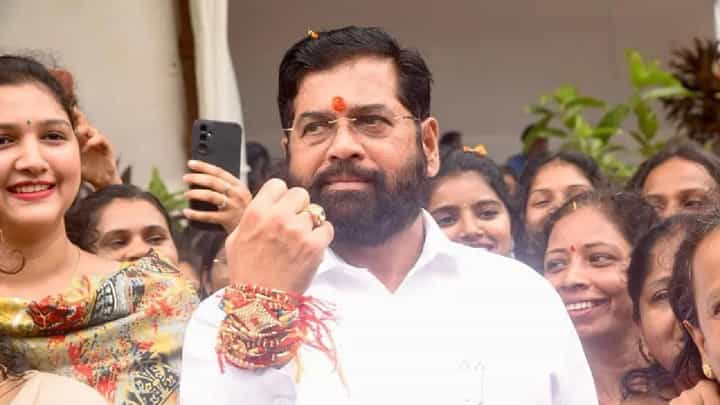 लाडकी बहीण योजनेबाबत सरकारला मोठा दिलासा; विरोधातील याचिकेवर हायकोर्टाचा निर्णय लाडकी बहीण योजनेबाबत सरकारला मोठा दिलासा; विरोधातील याचिकेवर हायकोर्टाचा निर्णय