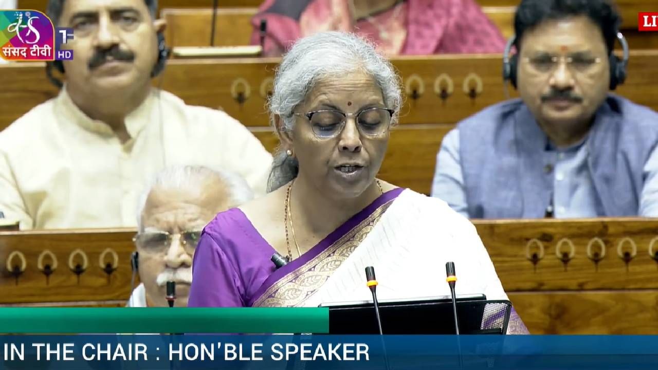 केंद्र सरकारची मोठी घोषणा... रोजगार आणि कौशल्यविकासासाठी पेटारा उघडला; 4 कोटी लोकांना होणार फायदा केंद्र सरकारची मोठी घोषणा... रोजगार आणि कौशल्यविकासासाठी पेटारा उघडला; 4 कोटी लोकांना होणार फायदा