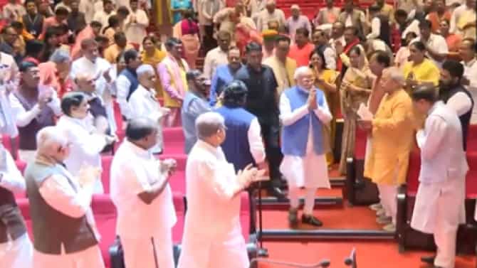 PM Modi in NDA Meeting : NDA च्या बैठकीतील मोठी बातमी, पंतप्रधान मोदी काय बोलले?