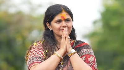 आमदार होताच पहिल्यांदा बीडमध्ये जाण्यापूर्वी पंकजा मुंडे म्हणाल्या, जेसीबीने माझ्यावर फुलं उधळू नका, कारण…