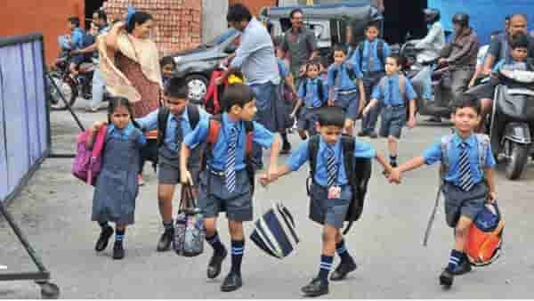 एका झटक्यात 600 शाळा बंद, सरकारने का घेतला इतका मोठा निर्णय?