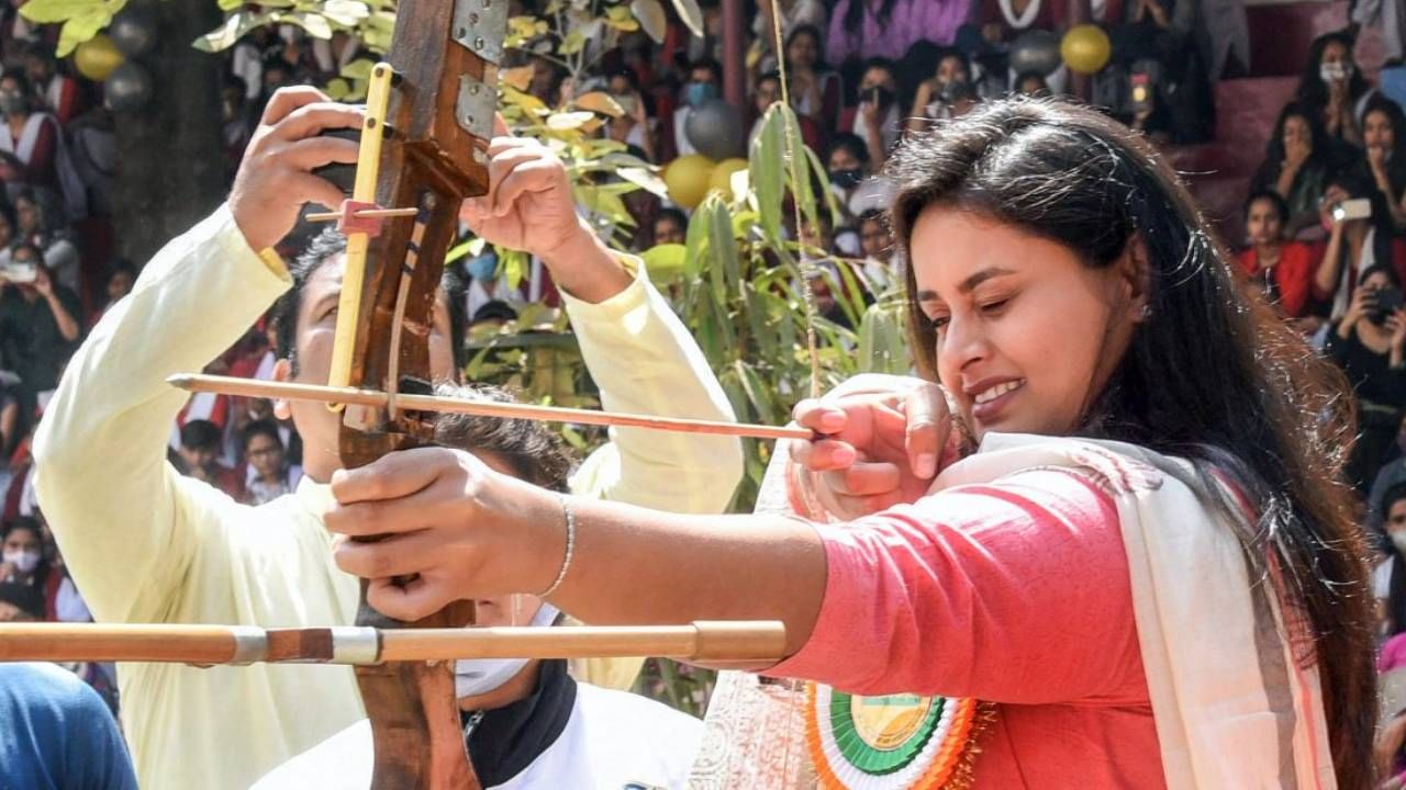 श्रेयसी सिंह यांना अर्जुन पुरस्काराने सन्मानित करण्यात आलं आहे. श्रेयसी या माजी केंद्रीय मंत्री दिग्विजय सिंह यांच्या कन्या आहेत.  यंदाच्या ऑलिम्पिकमध्ये त्यांच्या कामगिरीकडे सर्वांंचं लक्ष असणार आहे.