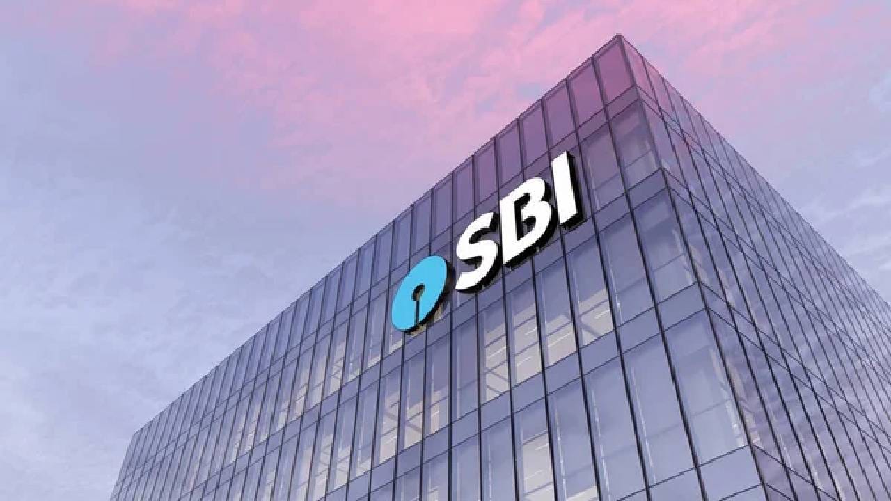 स्टेट बँक ऑफ इंडियामध्ये नोकरी करण्याची संधी, 'ही' पदे जाणार भरली, लगेचच करा अर्ज स्टेट बँक ऑफ इंडियामध्ये नोकरी करण्याची संधी, 'ही' पदे जाणार भरली, लगेचच करा अर्ज