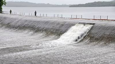 पहिल्यांदाच इशारा... तानसा भरून वाहू लागला, या गावांसाठी अलर्ट?