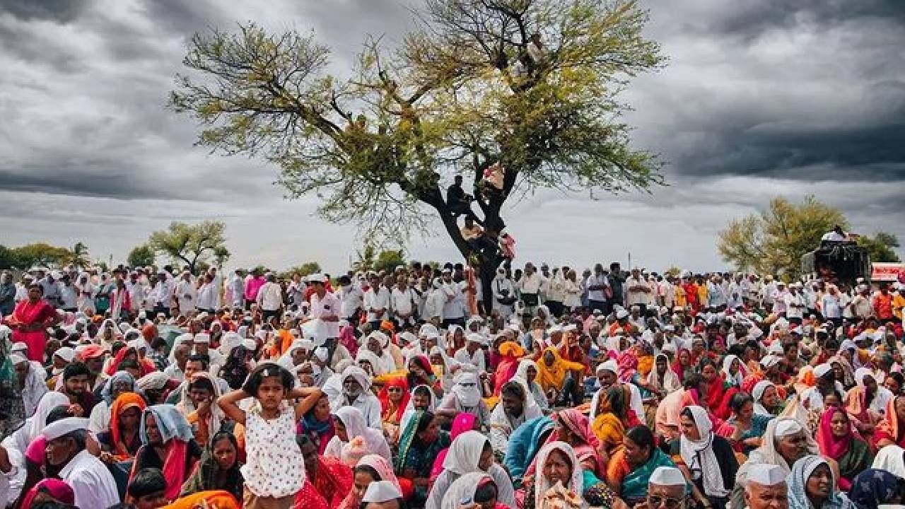 महाराष्ट्र पर्यटन विभागाने यंदाच्या वारीतील काही खास फोटो इन्स्टाग्रामवर शेअर केलेत. फोटोग्राफर निखिल सिंह यांनी काढलेले वारकऱ्यांचे हे खास फोटो महाराष्ट्र पर्यटन विभागाकडून शेअर करण्यात आले आहेत. 