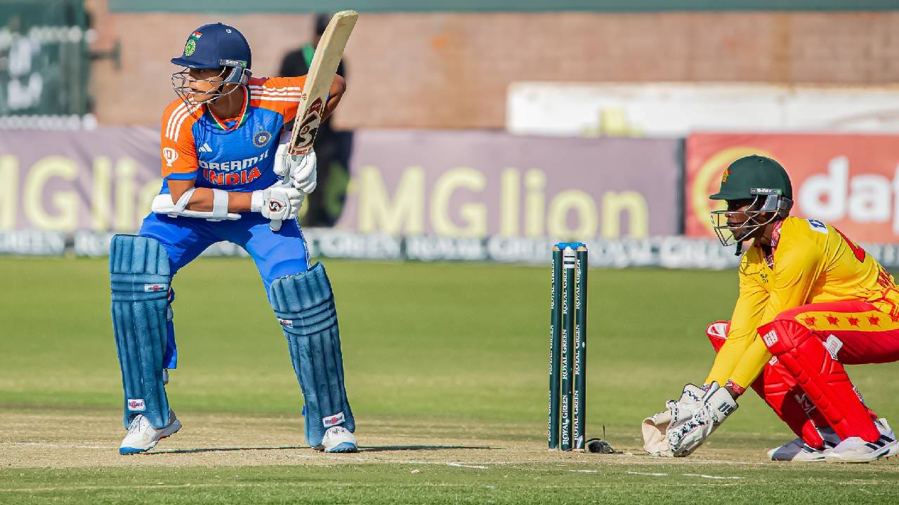 IND vs ZIM : दोन षटकार मारत यशस्वीने रोहित-इशानचा विक्रमाशी केली बरोबरी, सेहवागचा रेकॉर्ड अबाधित IND vs ZIM : दोन षटकार मारत यशस्वीने रोहित-इशानचा विक्रमाशी केली बरोबरी, सेहवागचा रेकॉर्ड अबाधित