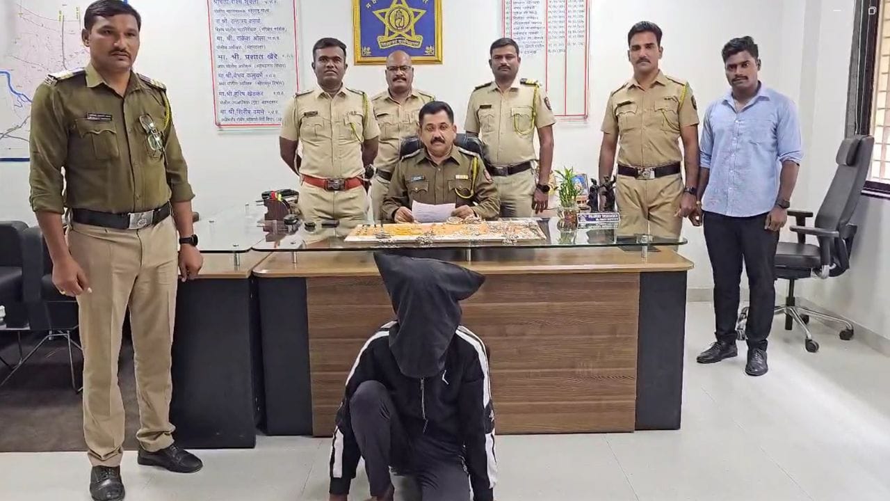मध्यरात्री चोरीचा थरार, किचनमधून घरात शिरला, आणि साडे नऊ लाखांचे दागिने लंपास, पोलिसांनी 24 तासात चोराच्या मुसक्या आवळल्या