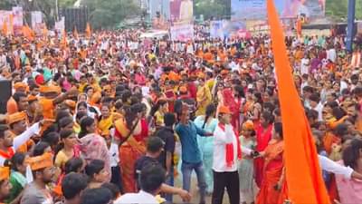 मराठ्यांचं भगवं वादळ, जरांगे पाटलांच्या बीडमधील रॅलीत मराठ्यांची तुफान गर्दी, बघा खास दृश्य