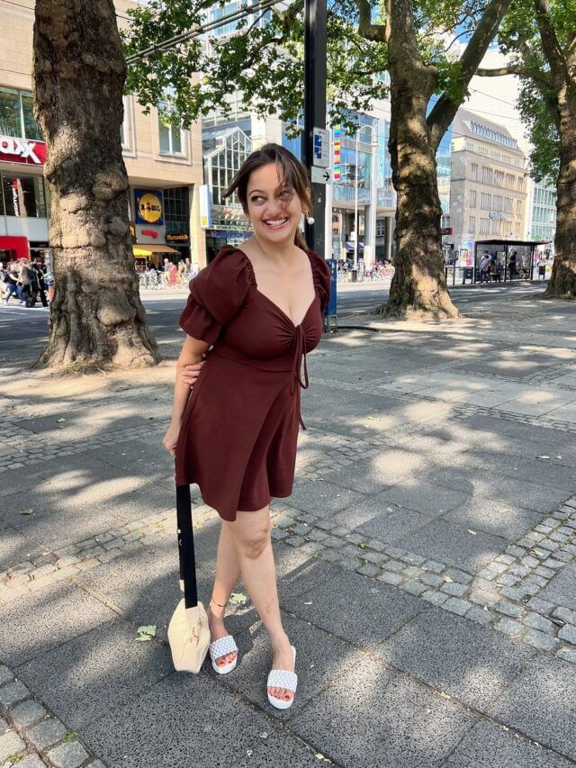 खूपच हॉट आणि हटके, मानसी नाईकचा नवीन लुक