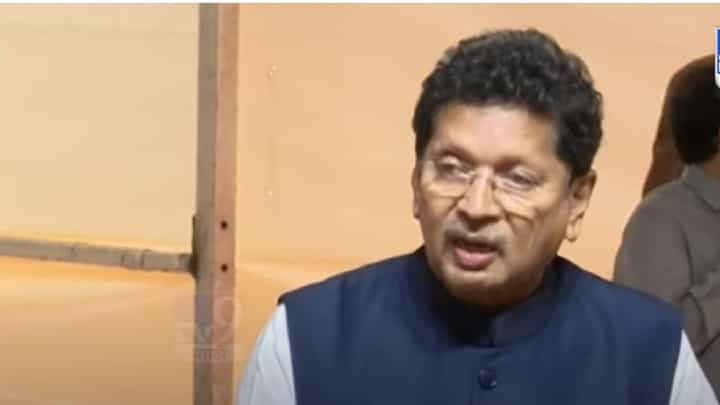 घाण, सडक्या विचाराची ही लोकं, मंत्री केसरकरांना चप्पलेनं मारलं पाहिजे; ठाकरे गटाच्या बड्या नेत्याचा हल्लाबोल घाण, सडक्या विचाराची ही लोकं, मंत्री केसरकरांना चप्पलेनं मारलं पाहिजे; ठाकरे गटाच्या बड्या नेत्याचा हल्लाबोल