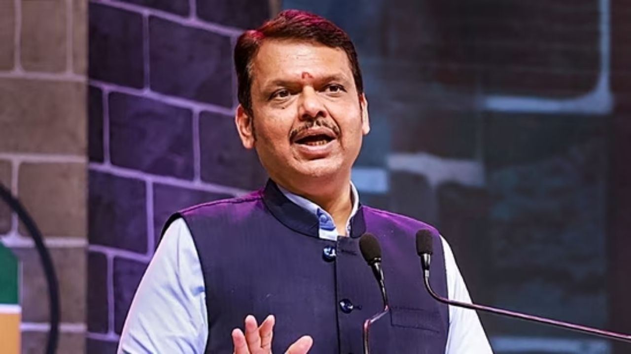 आता लाडकी बायको योजना... फडणवीस यांना राष्ट्रवादी कॉंग्रेसच्या नेत्याचा टोला? आता लाडकी बायको योजना... फडणवीस यांना राष्ट्रवादी कॉंग्रेसच्या नेत्याचा टोला?