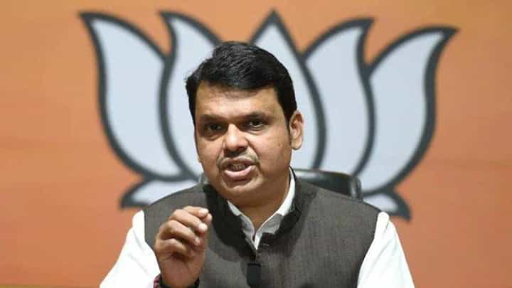 पुराव्याशिवाय मी बोलत नाही, सर्व ऑडिओ-व्हिडीओ माझ्याकडे अन् वेळ आली तर...फडणवीसांचा इशारा कोणाला? पुराव्याशिवाय मी बोलत नाही, सर्व ऑडिओ-व्हिडीओ माझ्याकडे अन् वेळ आली तर...फडणवीसांचा इशारा कोणाला?