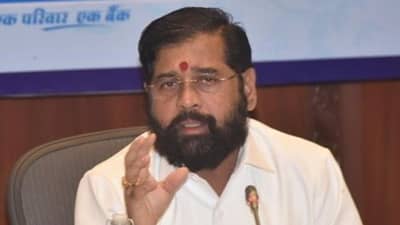 लाडकी बहीण योजनेनंतर आता तो जीआरही काढा, महिलेचे एकनाथ शिंदेंना रक्ताने पत्र