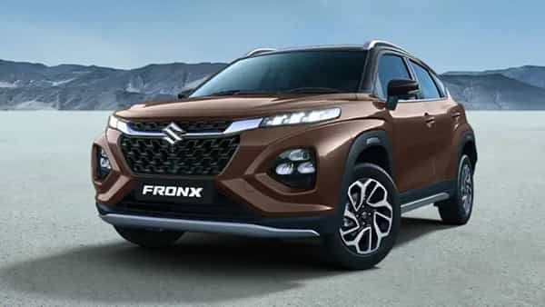 Maruti Suzuki Fronx या कार वर जुलै महिन्यात 35 हजार रुपयापर्यंत डिस्काऊंट मिळतोय. AMT मॉडल विकत घेण्यावर 5 हजार रुपयाचा एडिशनल डिस्काऊंट मिळेल. या कारची किंमत 7,51,500 रुपये (एक्स-शोरूम) ते 12,87,500 रुपये (एक्स-शोरूम) इतकी आहे.