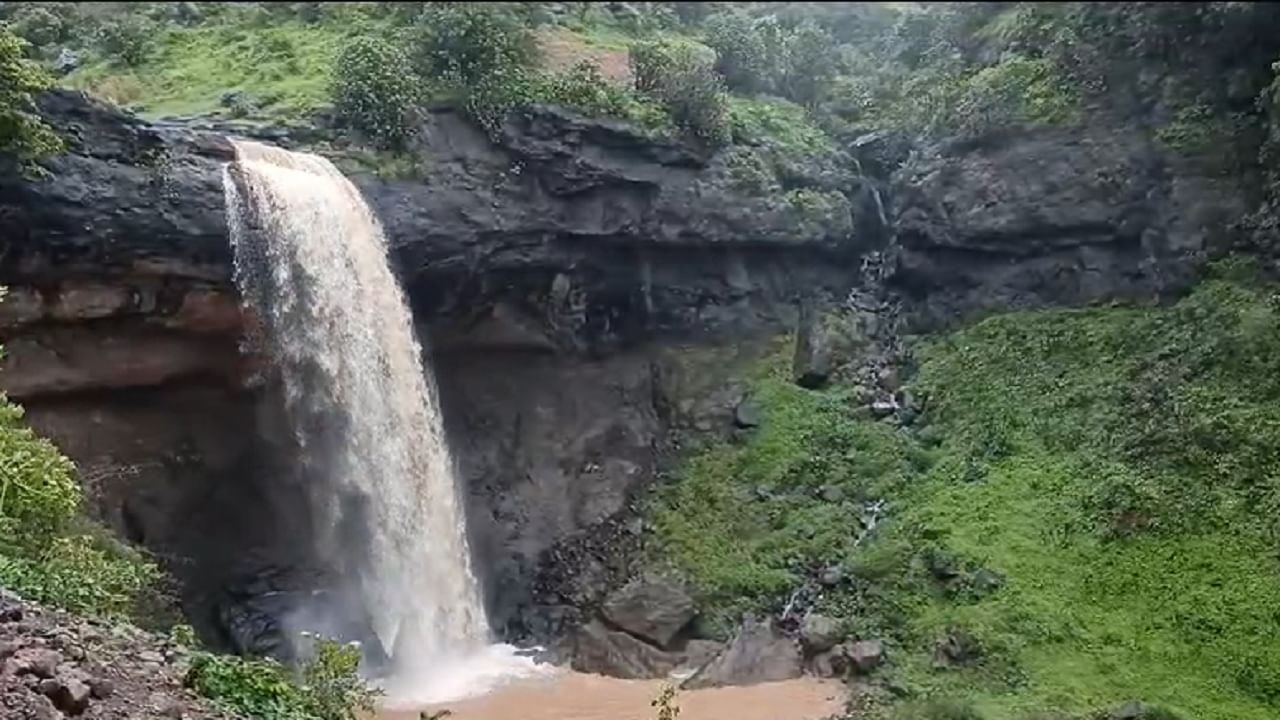 Igatpuri Waterfall : इगतपुरीतील धबधबे पर्यटकांना खुनावताय, बघा ...