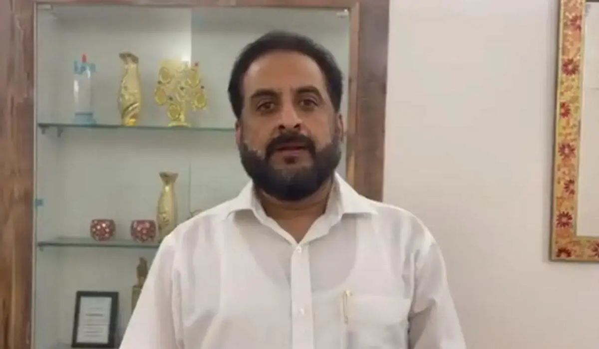 हिंसक आंदोलनाचं नेतृत्व केल्याने ते आदराच्या लायक नाहीत, संभाजी राजेंवर जलील यांची टीका हिंसक आंदोलनाचं नेतृत्व केल्याने ते आदराच्या लायक नाहीत, संभाजी राजेंवर जलील यांची टीका