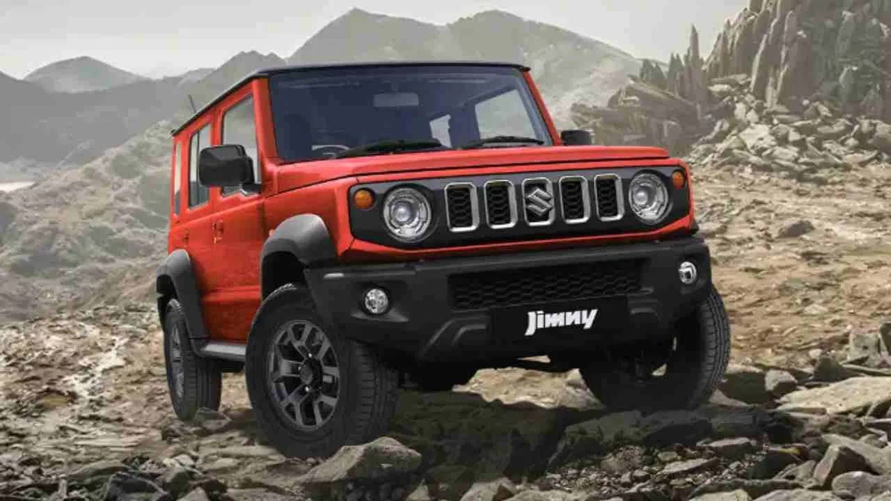 Maruti Suzuki Jimny : मारुतीच्या या कार वर सर्वाधिक डिस्काऊंट मिळतोय. या कार वर 1 लाख ते  2.5 लाख रुपयापर्यंत डिस्काऊंट मिळतोय. पण या डिस्काऊंटचा फायदा फक्त मारुती सुजुकी स्मार्ट फायनान्स साठी आहे. या कारची किंमत 12,74,000 रुपये (एक्स-शोरूम) ते 14,79,000 रुपये (एक्स-शोरूम) पर्यंत आहे. 