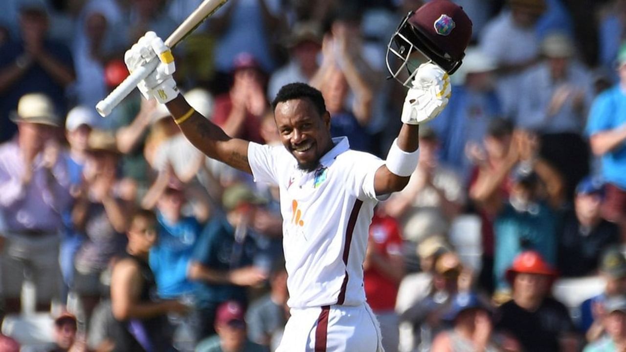 ENG vs WI 2nd Test: कावेम हॉजची शतकी खेळी, दुसऱ्या दिवशी 351 धावा, विंडिजचा चिवट प्रतिकार ENG vs WI 2nd Test: कावेम हॉजची शतकी खेळी, दुसऱ्या दिवशी 351 धावा, विंडिजचा चिवट प्रतिकार
