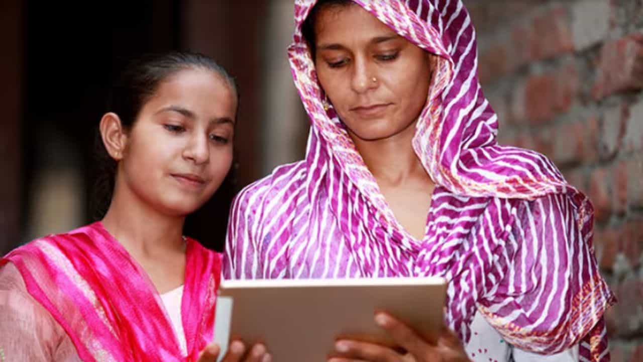 Ladki Bahin Yojana : 'लाडकी बहीण' योजनेचा लाभ मुस्लिम धर्मातील 'त्या' महिलांना देऊ नका; आक्रमक मनसे नेत्याची मागणी