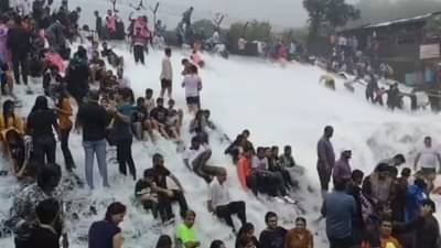 लोणावळ्याच्या धबधब्यात वाहून गेलेले अन्सारी अन् सय्यद कुटुंबीय त्या ठिकाणी का आले होते? धक्केत असलेल्या नातेवाईकांनी सांगितले...