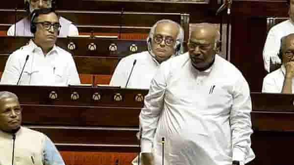 Mallikarjun kharge on RSS : मी 100 वेळा हेच बोलेन..., RSS संदर्भात खर्गे यांच्या वक्तव्यावरुन राज्यसभेत मोठा गदारोळ