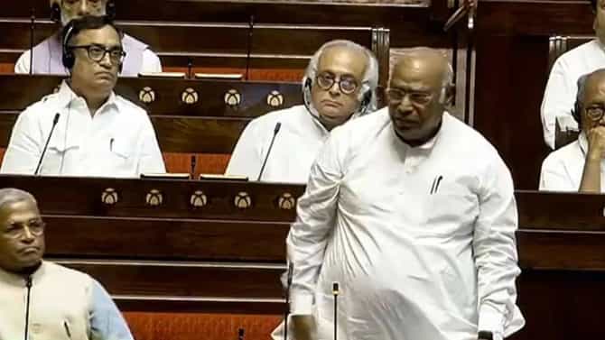 Mallikarjun kharge on RSS : मी 100 वेळा हेच बोलेन..., RSS संदर्भात खर्गे यांच्या वक्तव्यावरुन राज्यसभेत मोठा गदारोळ