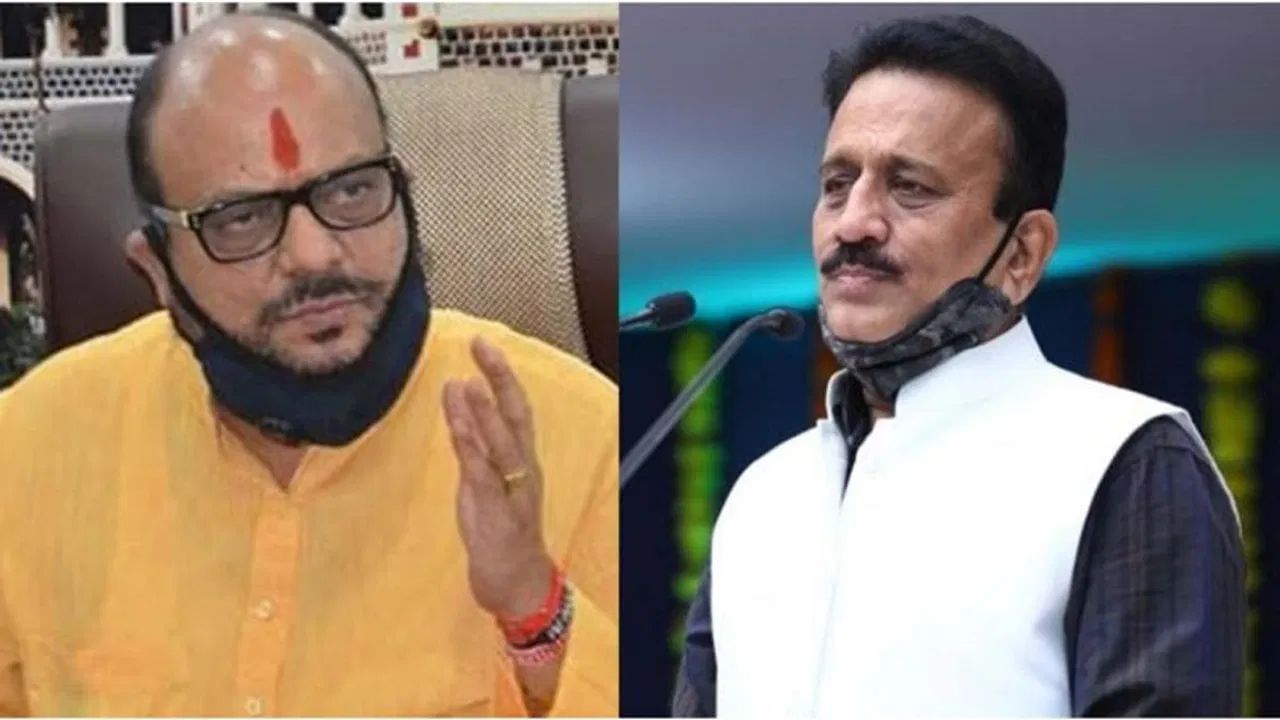 जळगावच्या सत्ताधारी आमदारांनी मंत्र्यांकडे व्यक्त केली खदखद, जिल्हा नियोजन समितीच्या बैठकीत खडाजंगी जळगावच्या सत्ताधारी आमदारांनी मंत्र्यांकडे व्यक्त केली खदखद, जिल्हा नियोजन समितीच्या बैठकीत खडाजंगी