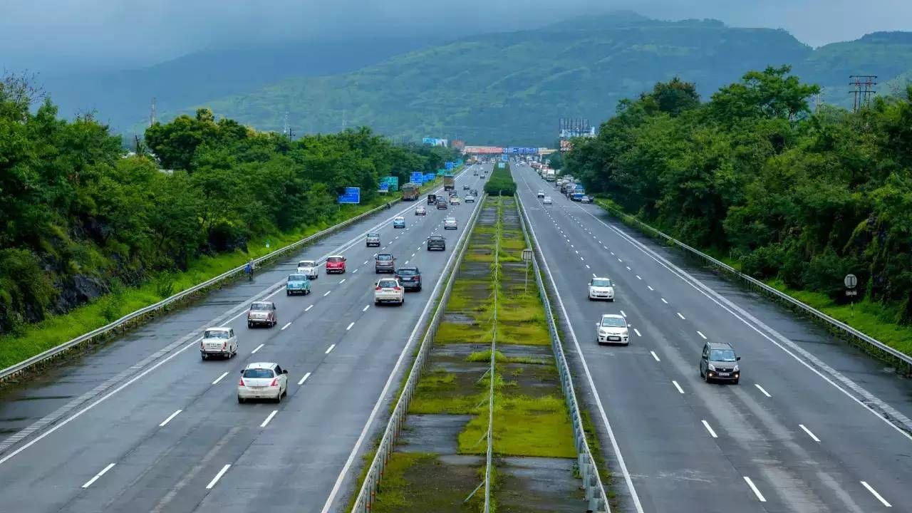 Mumbai Goa Highway : मुंबई-गोवा महामार्गावरून प्रवास करताय? 5 सप्टेंबरपासून 'या' वाहनांना बंदी