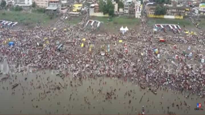 Ashadi Ekadashi 2024 : पंढरपुरात वैष्णवांचा मेळा, चंद्रभागेच्या तिरी वारकऱ्यांची मांदियाळी, बघा ड्रोनचा नेत्रदिपक नजारा Ashadi Ekadashi 2024 : पंढरपुरात वैष्णवांचा मेळा, चंद्रभागेच्या तिरी वारकऱ्यांची मांदियाळी, बघा ड्रोनचा नेत्रदिपक नजारा
