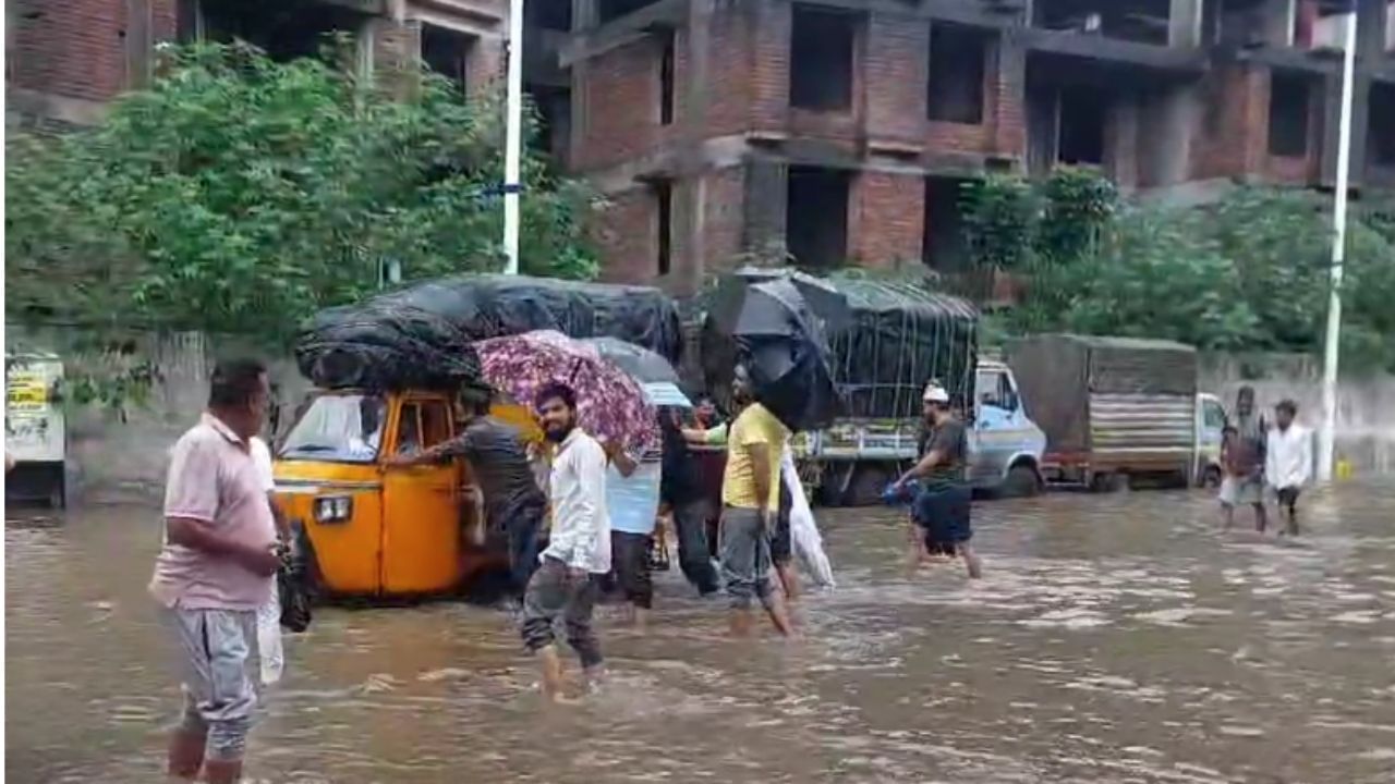 पुणे शहरातील भिडे पूल पाण्याखाली गेलेला आहे. नागरिकांना या ठिकाणी जाण्यास प्रतिबंध करण्यात आला आहे. गरवारे कॉलेजमधील खिल्लारे वस्ती कॉलेज परिसर, डेक्कनमधील शितळा देवी मंदिर, संगम पूल पुलासमोरील वस्ती, होळकर पूल, कॉर्पोरेशन जवळील पूल बंद करण्यात आला आहे. 